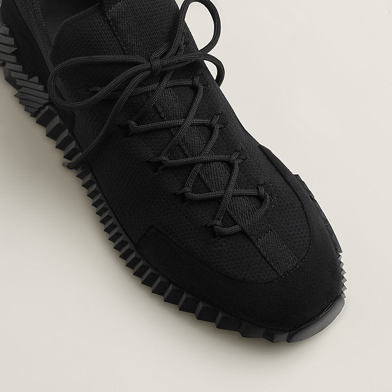 HERMÉS - ALL BLACK Lift slip-on